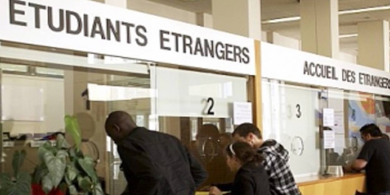 Débat: les difficultés des étudiants et les personnes bloquées loin de chez elles