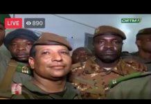 Mali: Les militaires s’adressent à la Nation: Pour le Col-Major Ismaël Wagué, Porte-parole du CNSP (Comité National pour le Salut du Peuple), » Notre pays; le Mali sombre de jour en jour dans le chaos. L’anarchie et l’insécurté par la faute des hommes chargés de sa destinée