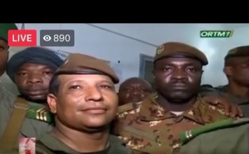 Mali: Les militaires s’adressent à la Nation: Pour le Col-Major Ismaël Wagué, Porte-parole du CNSP (Comité National pour le Salut du Peuple), » Notre pays; le Mali sombre de jour en jour dans le chaos. L’anarchie et l’insécurté par la faute des hommes chargés de sa destinée