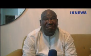 El Hadji Diouaré: le jour ou sa vie a basculé avec la mort de sa femme dans un accident de la circulation à Kaffrine qui avait fait 11 mort. Retour sur ce drame, son parcours du combattant entre son deuil, les assurances, les démarches administratives et sa reconstruction( En Wolof)