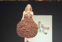 Revivez l’intégralité du défilé en robe de chocolat du salon mondial du chocolat 2023.